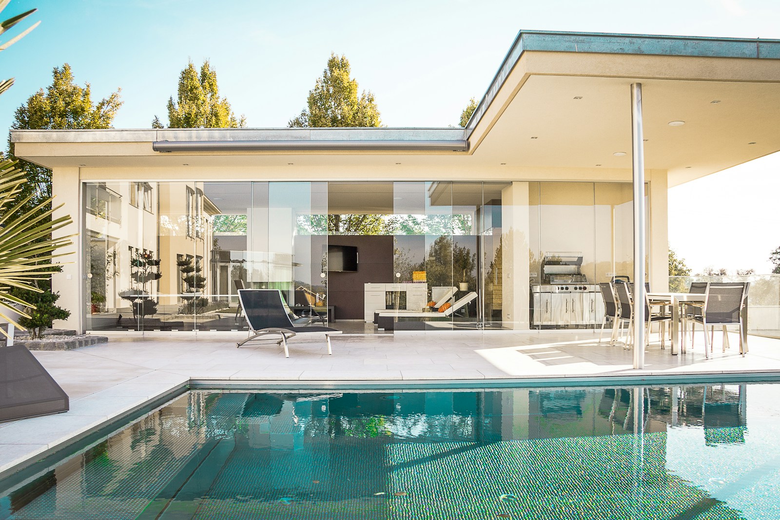 Executive beach villa with infinity pool and panoramic ocean view